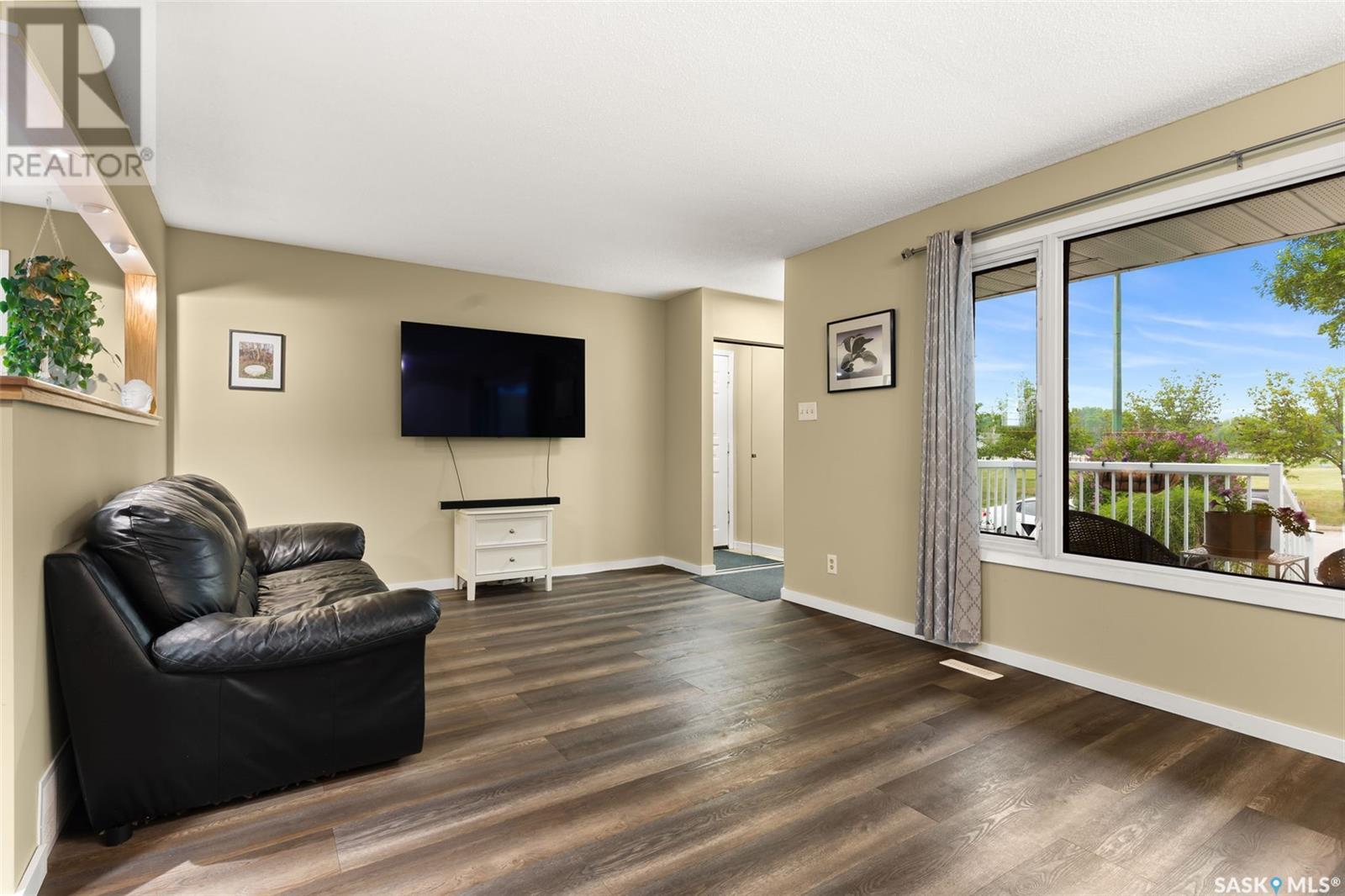 1335 Kent Street, Regina, Saskatchewan  S4T 5T2 - Photo 4 - SK009157