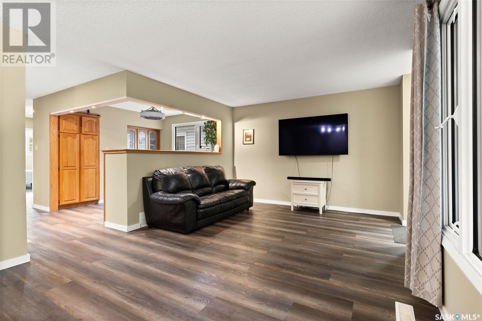 1335 Kent Street, Regina, Saskatchewan  S4T 5T2 - Photo 6 - SK009157
