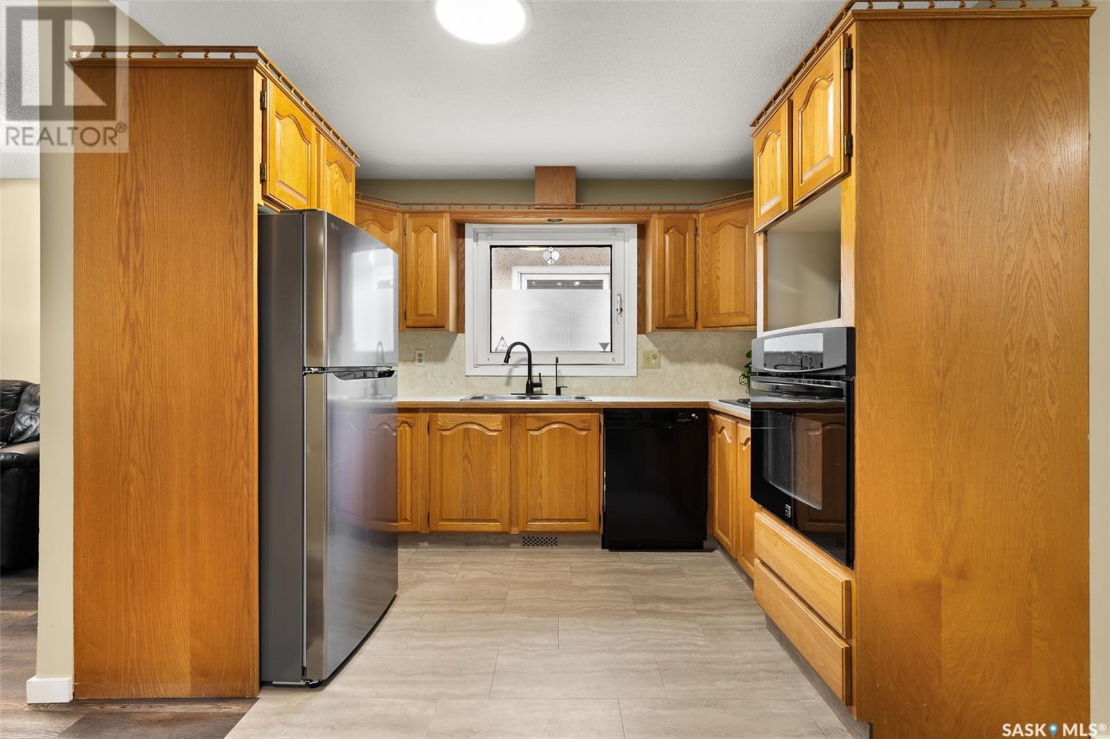 1335 Kent Street, Regina, Saskatchewan  S4T 5T2 - Photo 7 - SK009157
