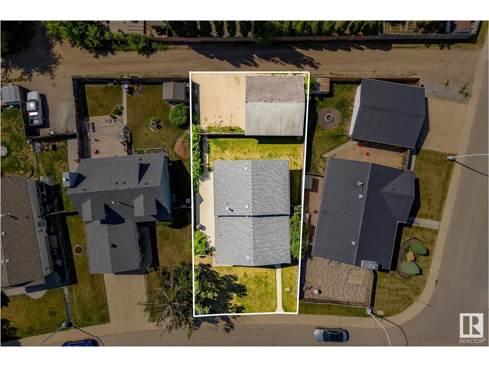 Property at 18419 57 AV NW image 2