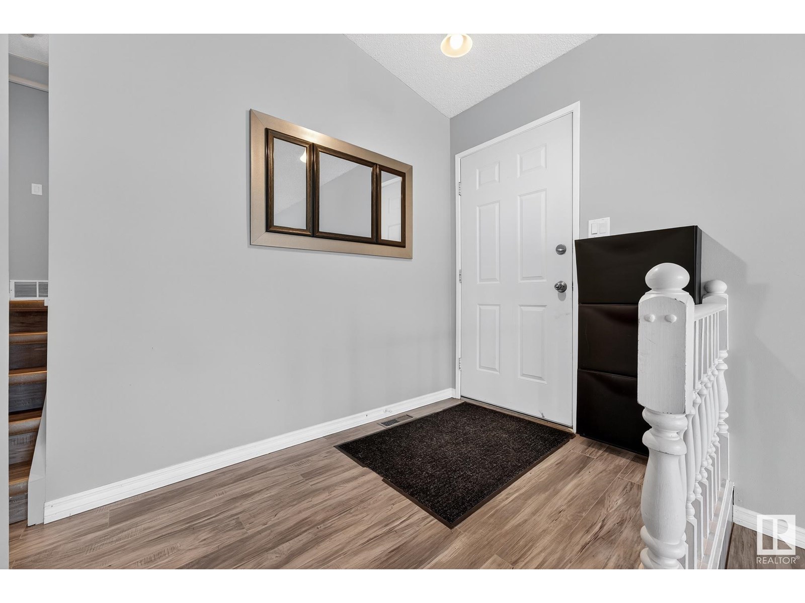 Property at 18419 57 AV NW image 3