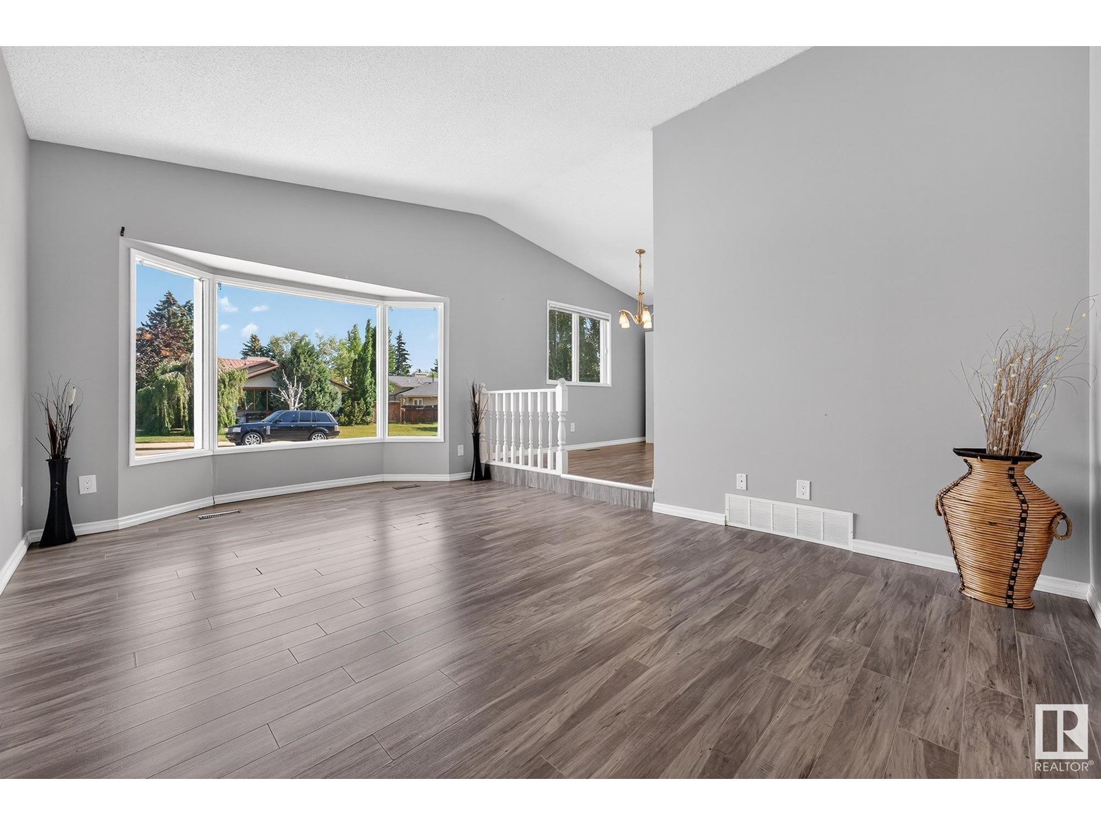 Property at 18419 57 AV NW image 5