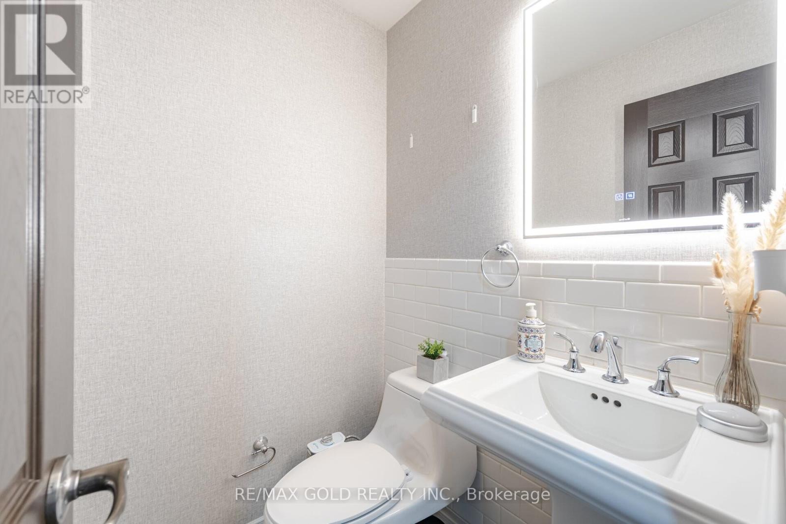 38 Esposito Drive, Caledon (Bolton East), Ontario  L7E 1T4 - Photo 15 - W12215670