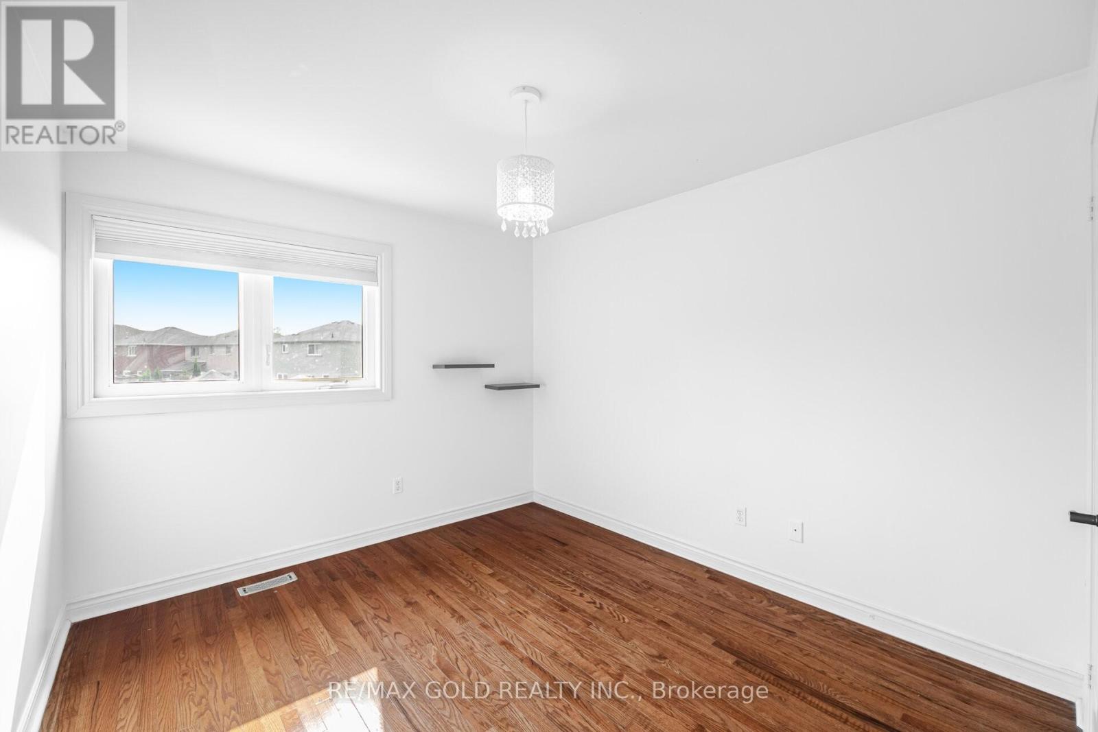 38 Esposito Drive, Caledon (Bolton East), Ontario  L7E 1T4 - Photo 19 - W12215670