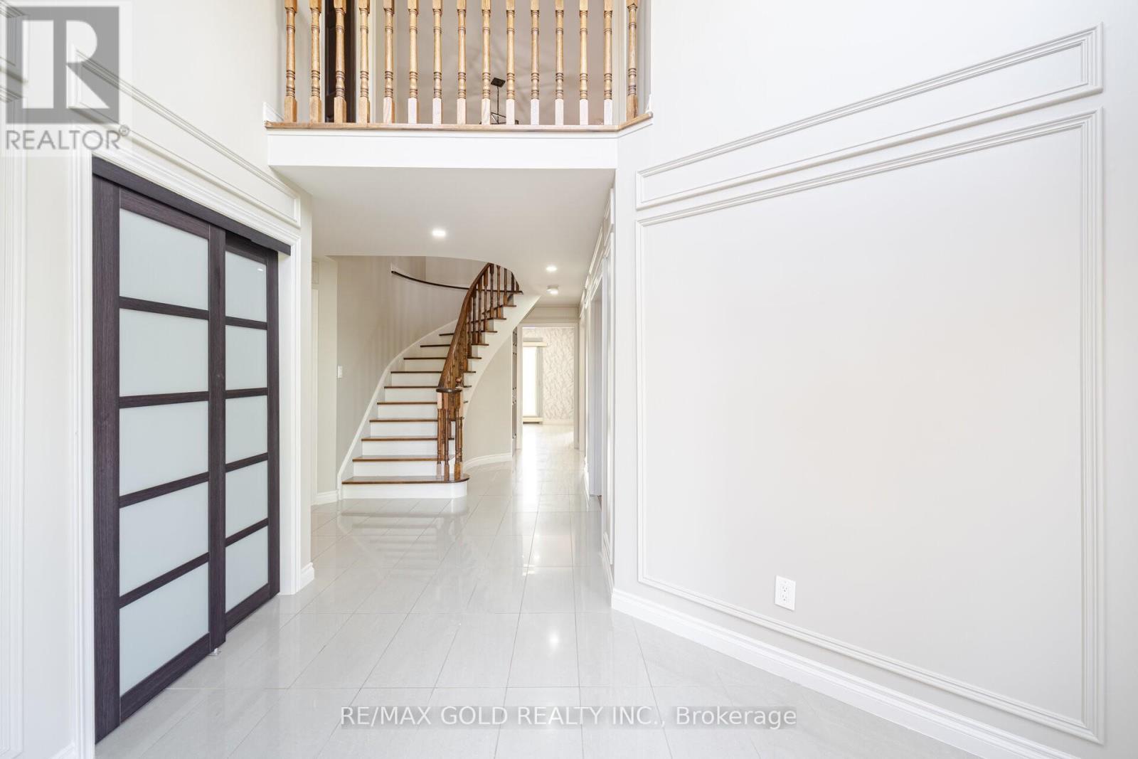 38 Esposito Drive, Caledon (Bolton East), Ontario  L7E 1T4 - Photo 4 - W12215670