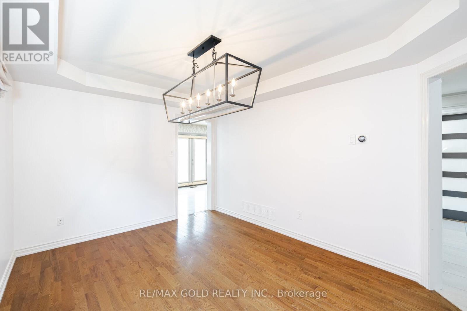 38 Esposito Drive, Caledon (Bolton East), Ontario  L7E 1T4 - Photo 6 - W12215670