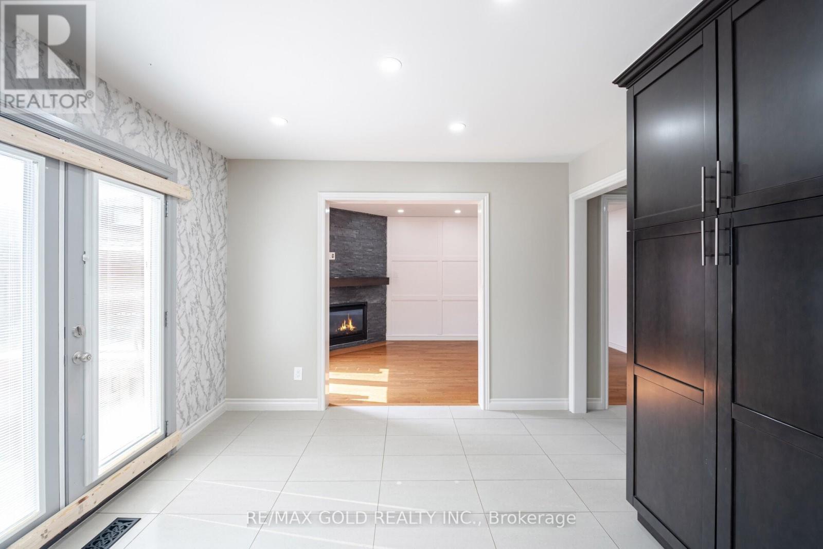 38 Esposito Drive, Caledon (Bolton East), Ontario  L7E 1T4 - Photo 9 - W12215670