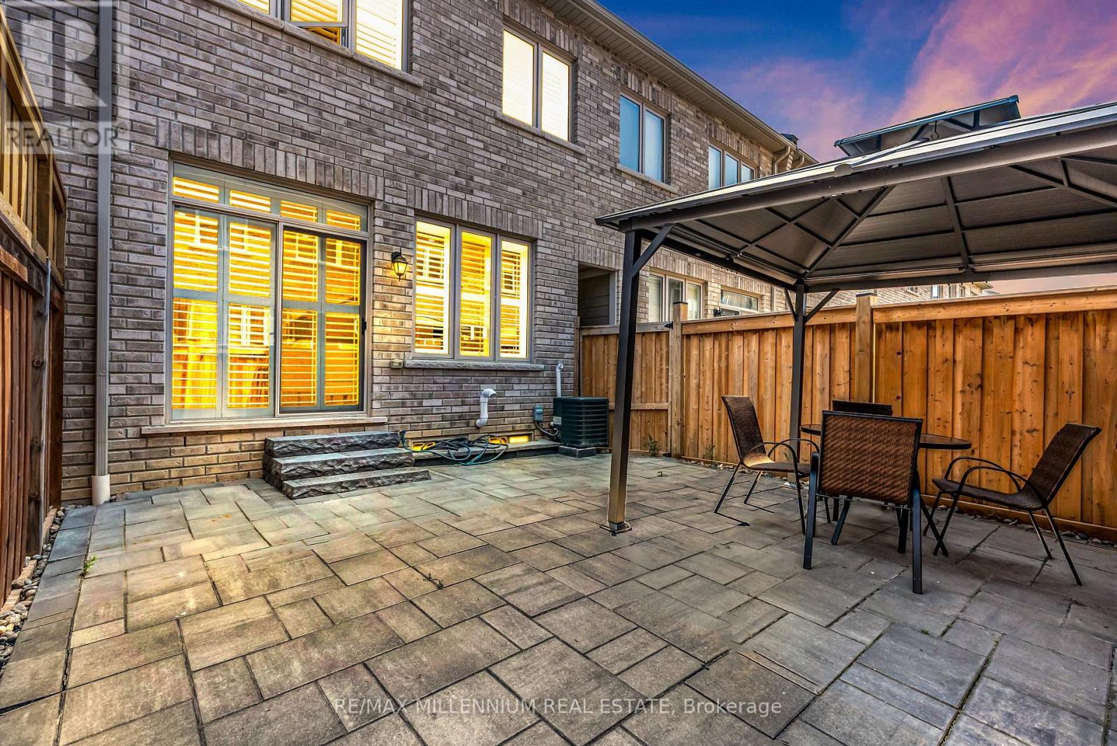 38 Goulston Street, Brampton (Northwest Brampton), Ontario  L7A 5C2 - Photo 2 - W12215675