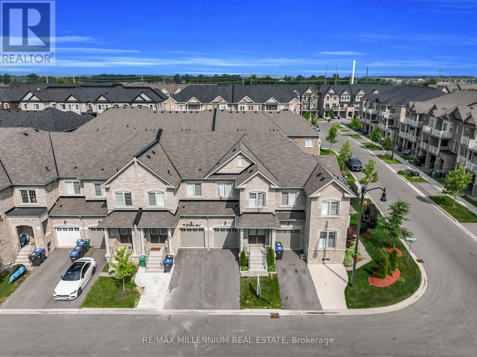 38 Goulston Street, Brampton (Northwest Brampton), Ontario  L7A 5C2 - Photo 3 - W12215675
