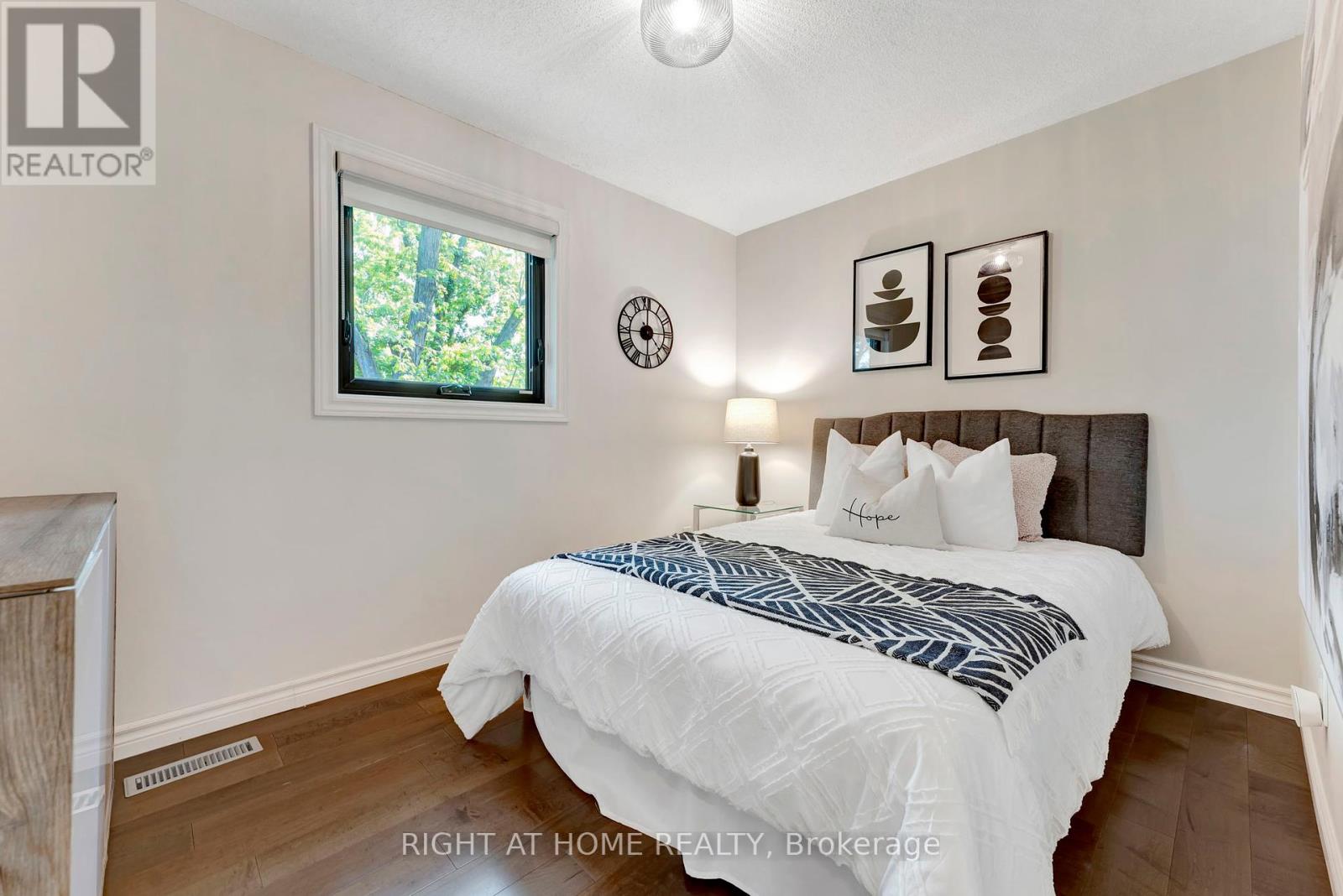 1349 Oxford Avenue, Oakville (Cp College Park), Ontario  L6H 1T2 - Photo 15 - W12215679