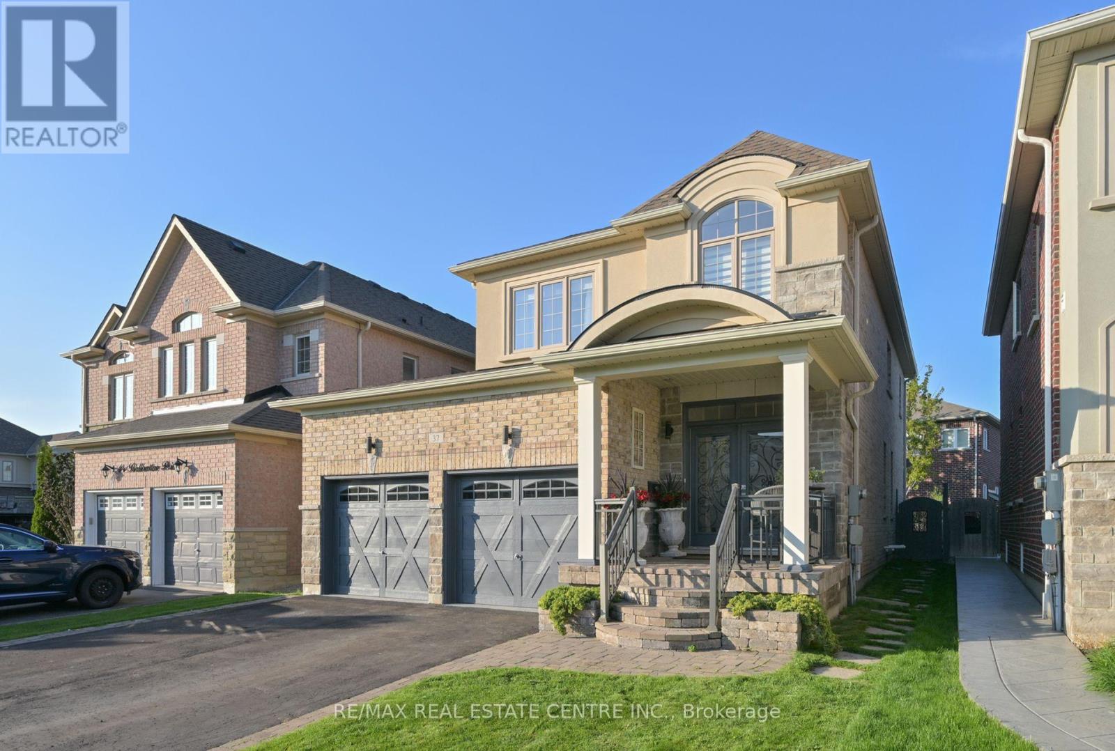 37 Silver Pond Drive, Halton Hills (Georgetown), Ontario  L7G 0G6 - Photo 3 - W12215696