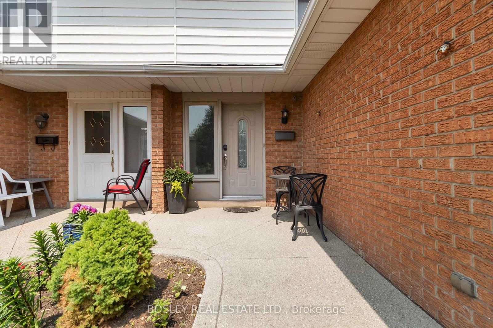 96 Orsett Street, Oakville (Cp College Park), Ontario  L6H 2N9 - Photo 2 - W12215729