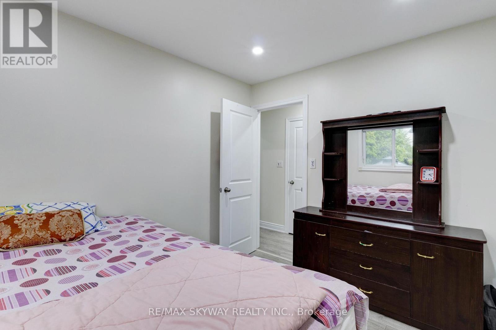 2637 Widemarr Road, Mississauga (Clarkson), Ontario  L5J 1M4 - Photo 26 - W12215742