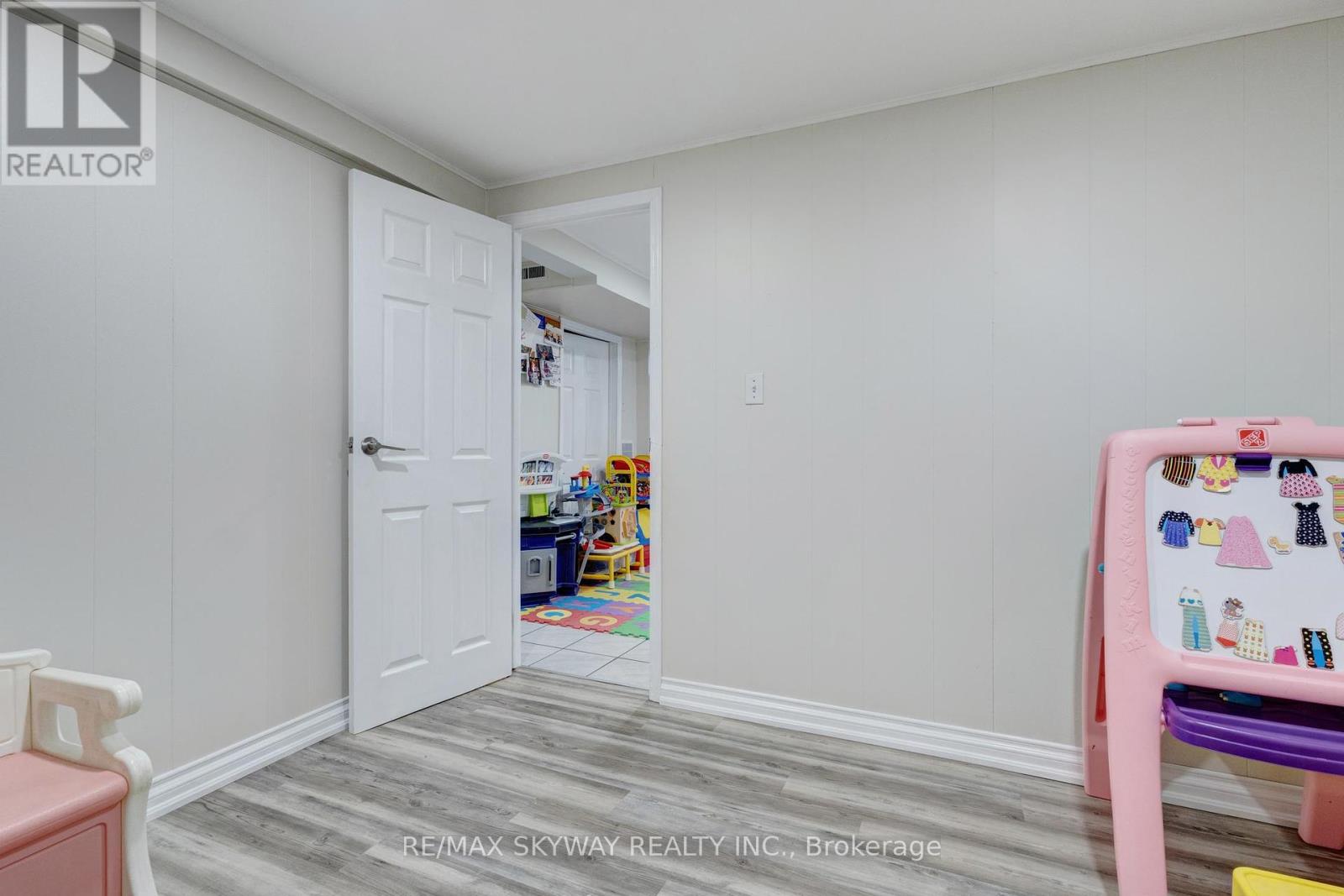 2637 Widemarr Road, Mississauga (Clarkson), Ontario  L5J 1M4 - Photo 39 - W12215742