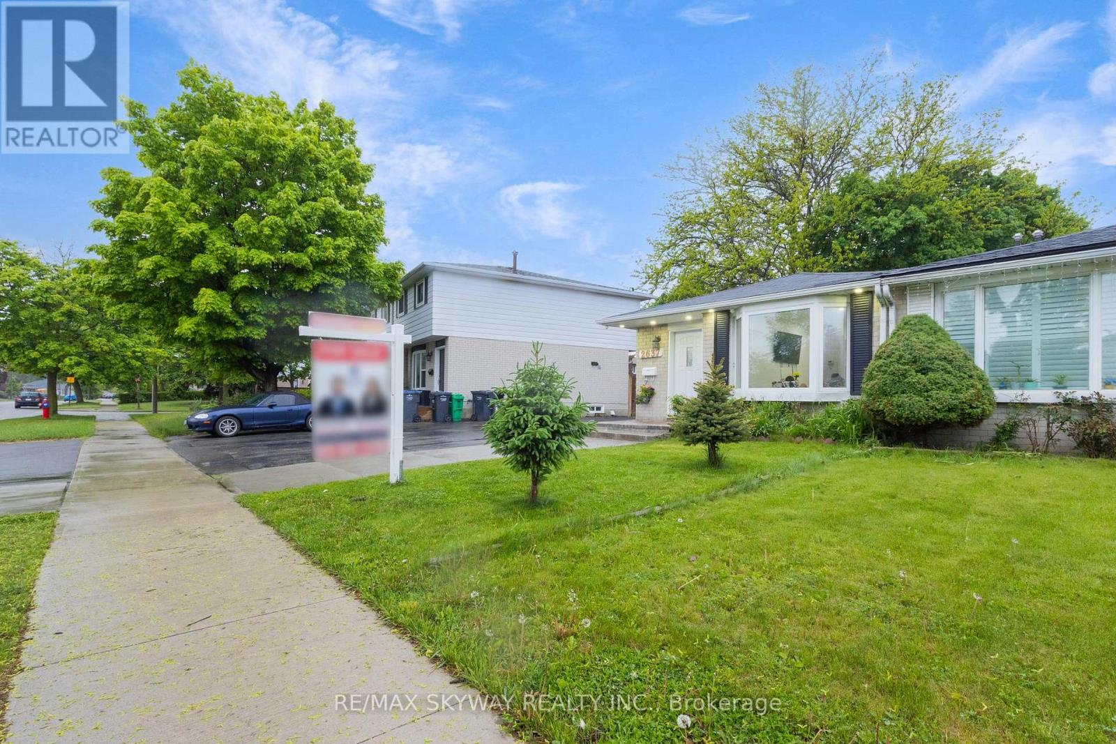 2637 Widemarr Road, Mississauga (Clarkson), Ontario  L5J 1M4 - Photo 4 - W12215742