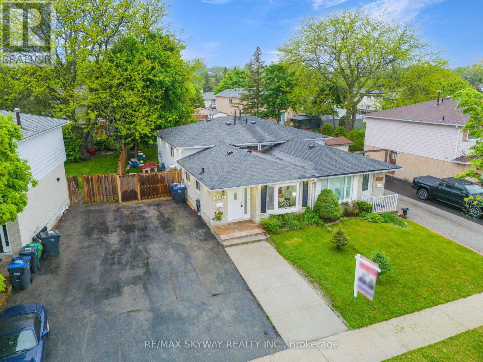 2637 Widemarr Road, Mississauga (Clarkson), Ontario  L5J 1M4 - Photo 6 - W12215742