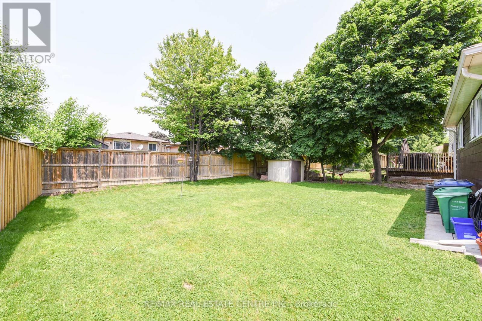 135 Folkstone Crescent, Brampton (Southgate), Ontario  L6T 3M6 - Photo 2 - W12215748