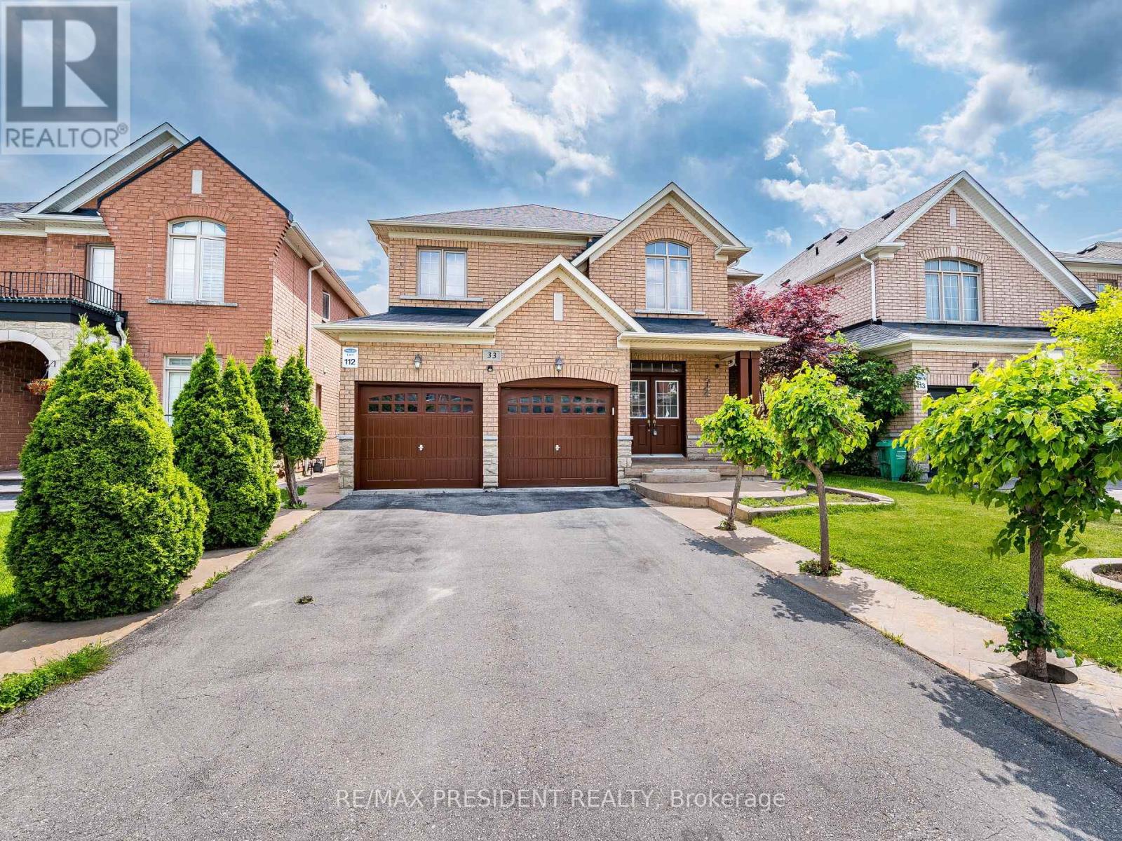 33 BELLEVILLE DRIVE, Brampton, Ontario
