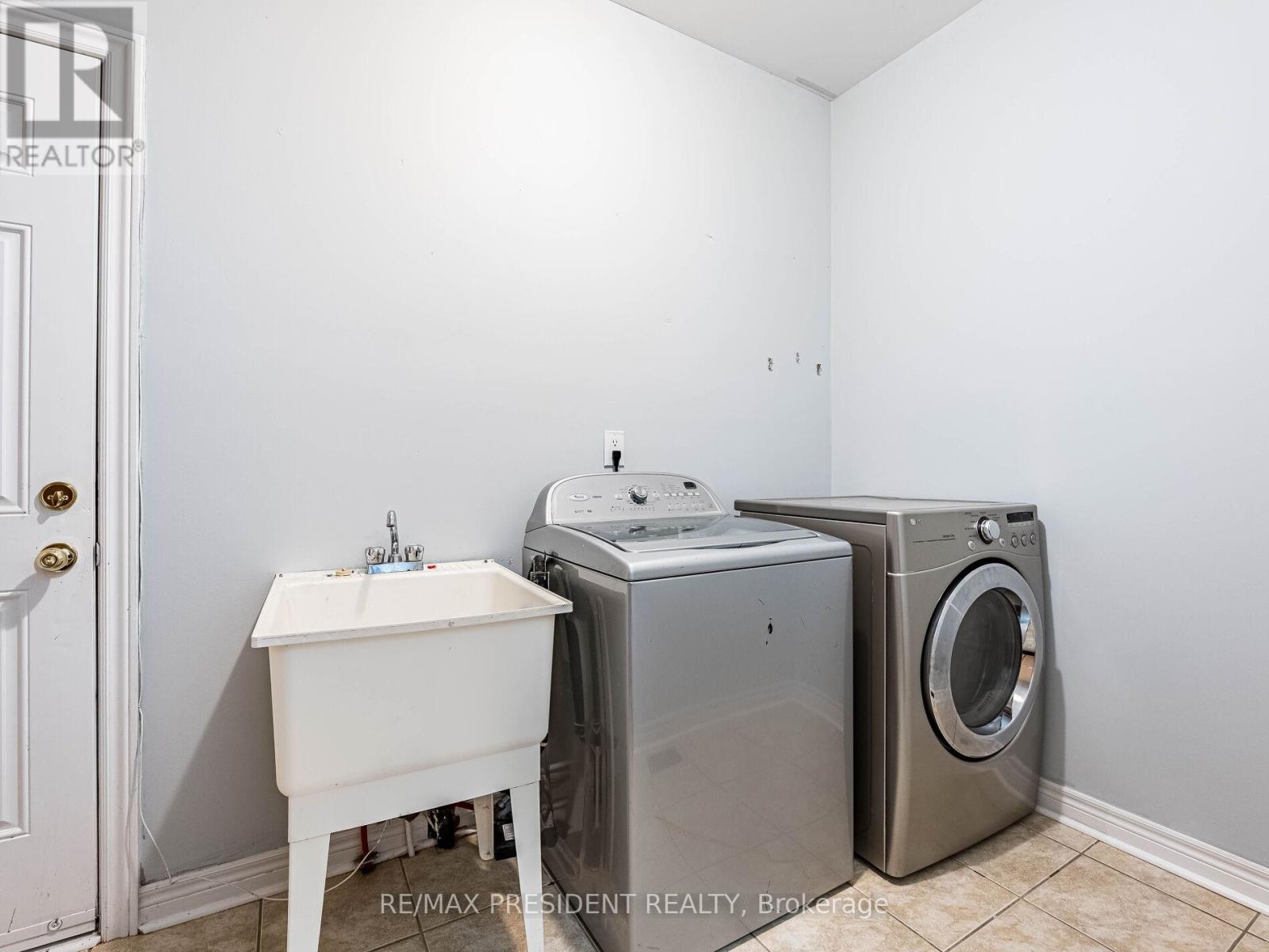 33 Belleville Drive, Brampton (Vales Of Castlemore North), Ontario  L6P 1V8 - Photo 24 - W12215756
