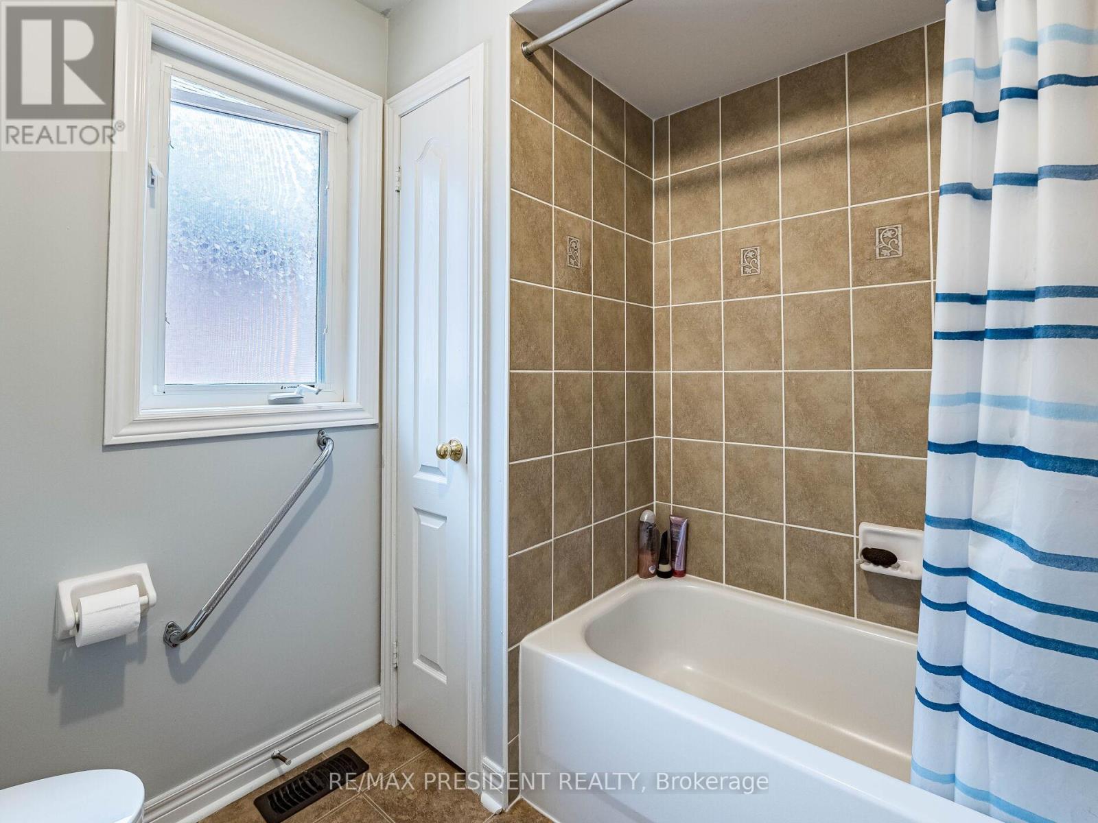 33 Belleville Drive, Brampton (Vales Of Castlemore North), Ontario  L6P 1V8 - Photo 42 - W12215756