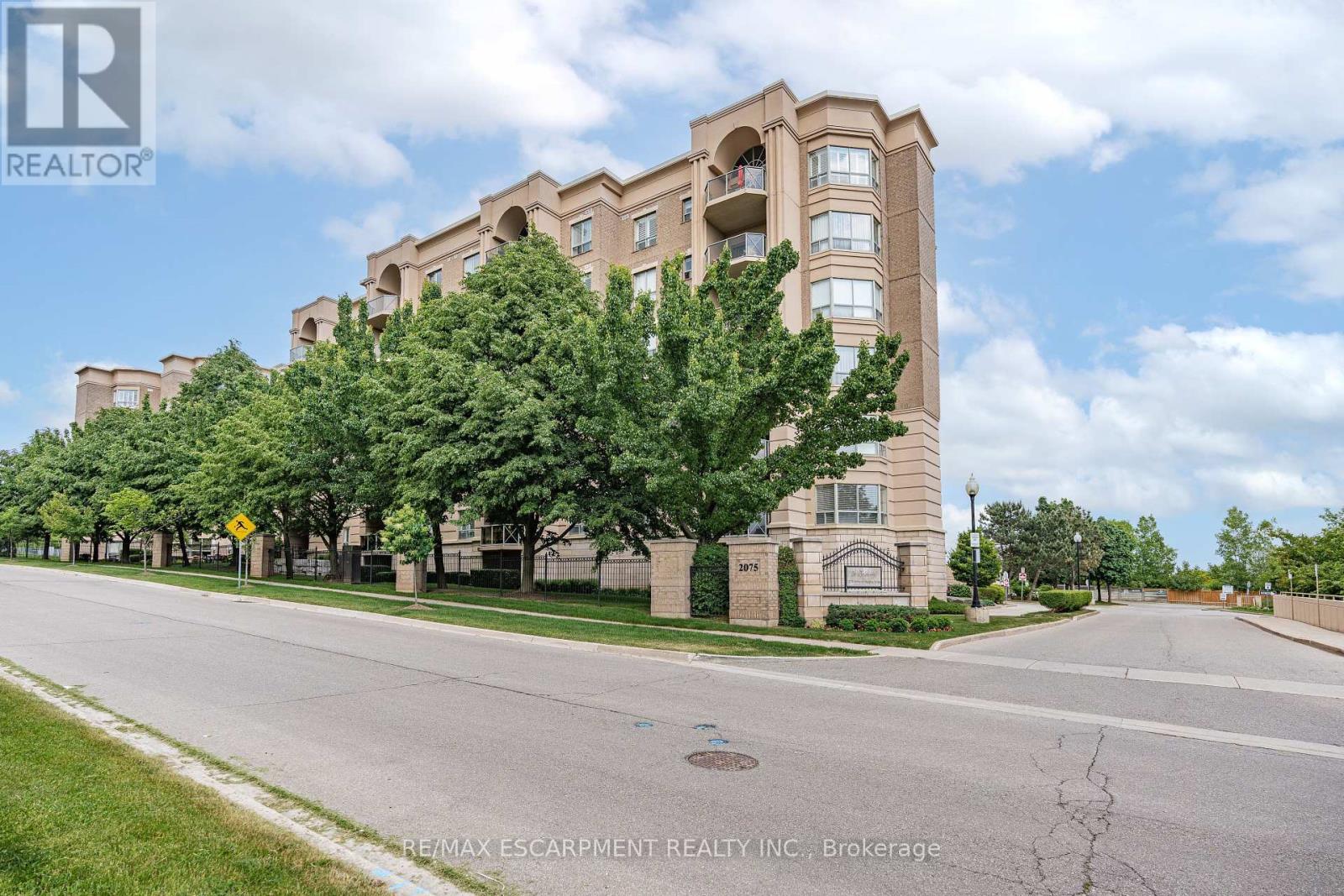 506 - 2075 Amherst Heights Drive, Burlington (Brant Hills), Ontario  L7P 5B8 - Photo 3 - W12215774