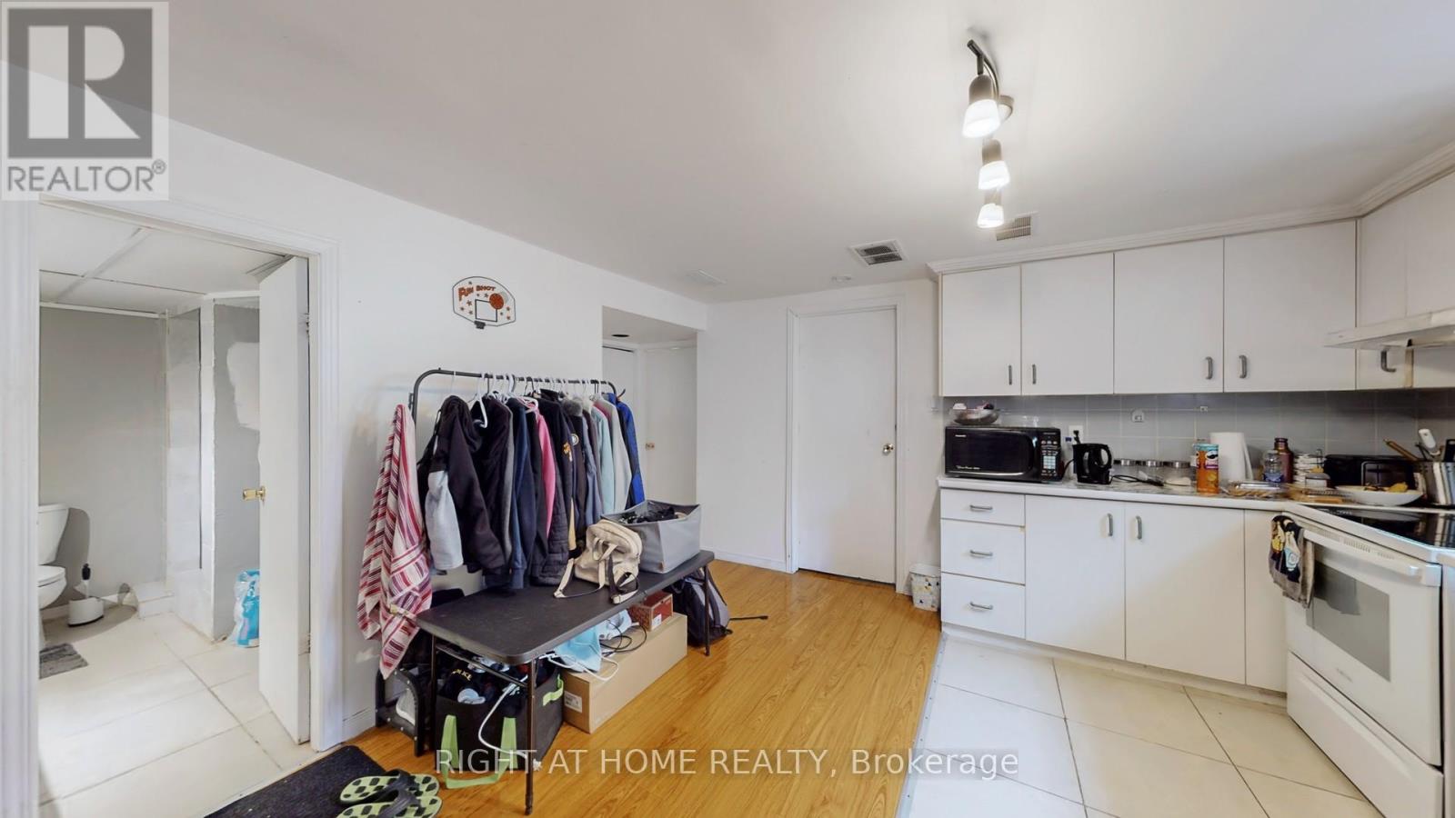 3456 Oakglade Crescent, Mississauga (Erindale), Ontario  L5C 1X5 - Photo 37 - W12215777