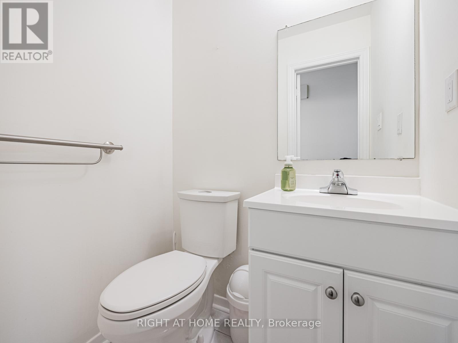 121 Ashridge Court, Mississauga (Rathwood), Ontario  L4Z 1K5 - Photo 17 - W12215787