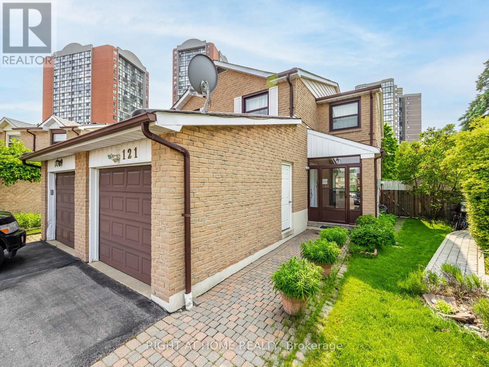 121 Ashridge Court, Mississauga (Rathwood), Ontario  L4Z 1K5 - Photo 2 - W12215787