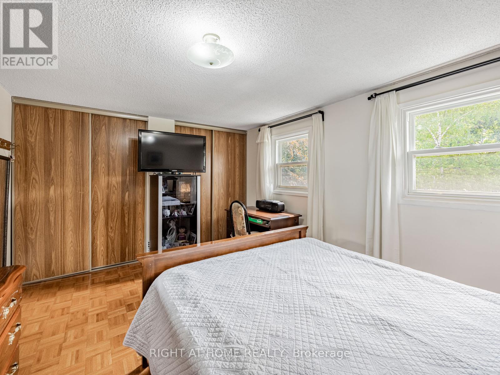 121 Ashridge Court, Mississauga (Rathwood), Ontario  L4Z 1K5 - Photo 20 - W12215787