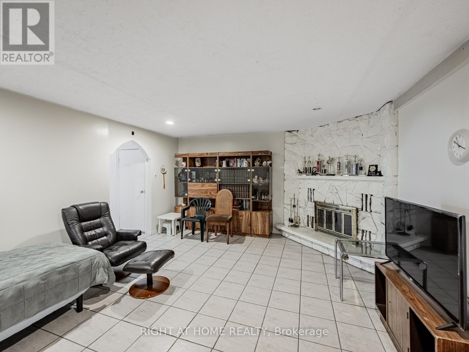121 Ashridge Court, Mississauga (Rathwood), Ontario  L4Z 1K5 - Photo 26 - W12215787