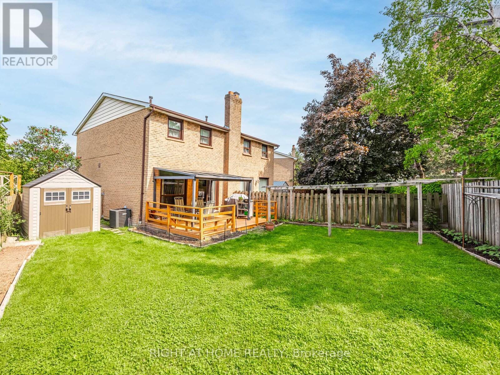 121 Ashridge Court, Mississauga (Rathwood), Ontario  L4Z 1K5 - Photo 31 - W12215787