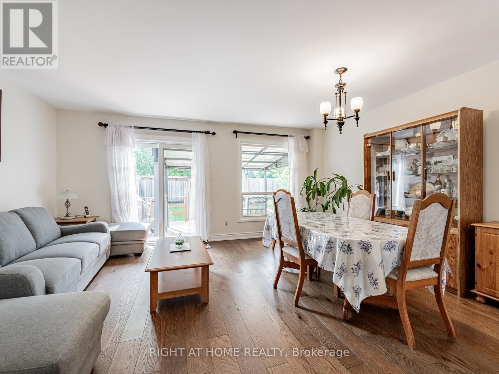 121 Ashridge Court, Mississauga (Rathwood), Ontario  L4Z 1K5 - Photo 6 - W12215787