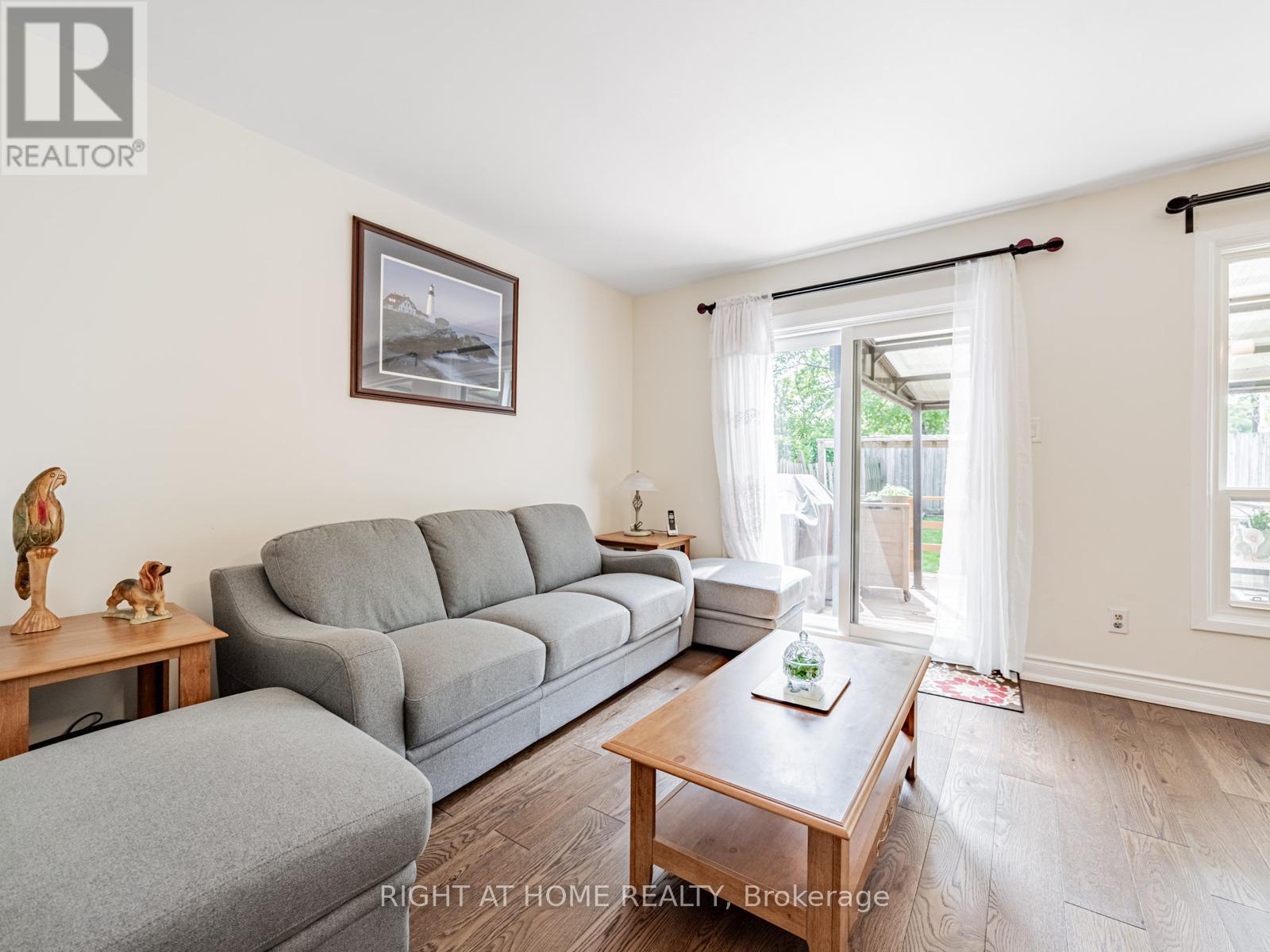 121 Ashridge Court, Mississauga (Rathwood), Ontario  L4Z 1K5 - Photo 7 - W12215787