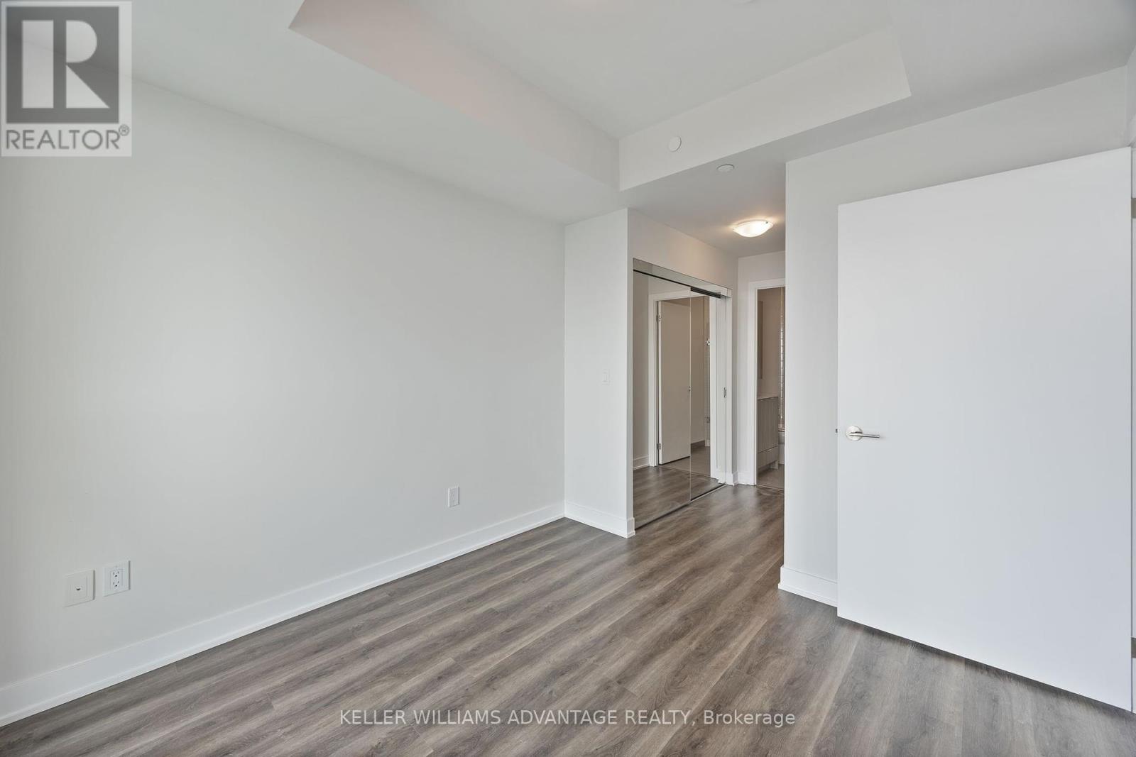 4703 - 430 Square One Drive, Mississauga, Ontario  L5B 0L6 - Photo 15 - W12215822