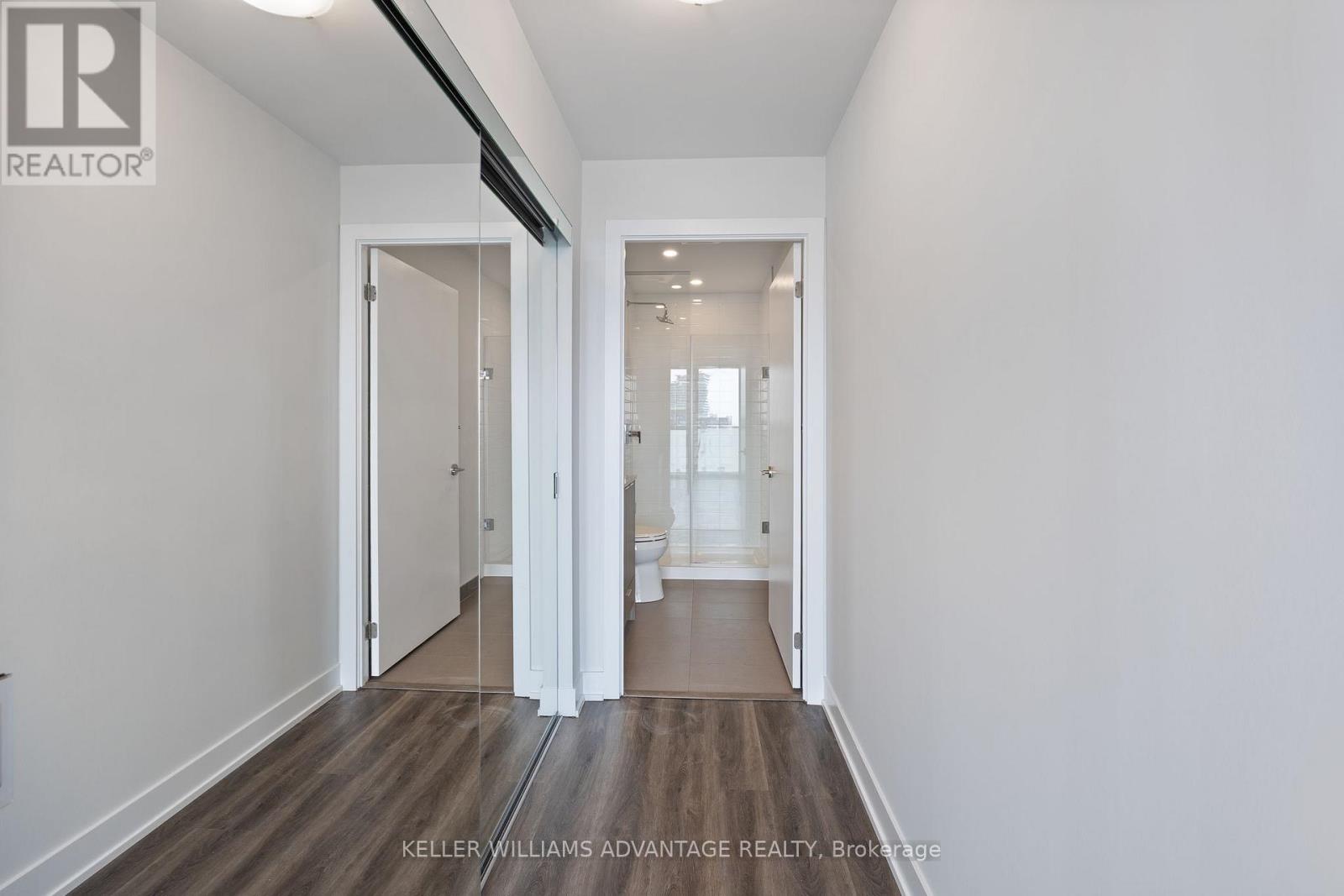 4703 - 430 Square One Drive, Mississauga, Ontario  L5B 0L6 - Photo 17 - W12215822