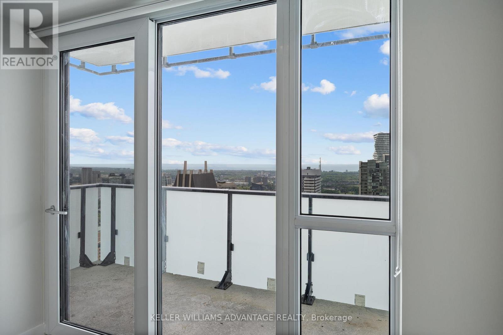 4703 - 430 Square One Drive, Mississauga, Ontario  L5B 0L6 - Photo 19 - W12215822