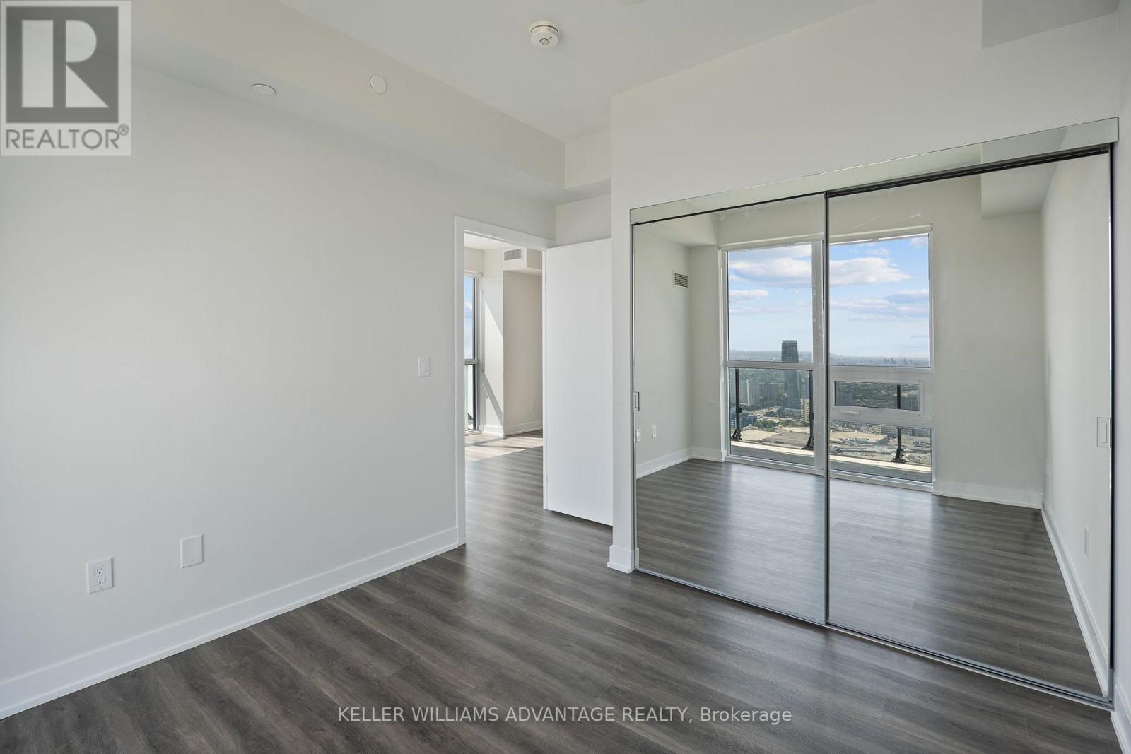 4703 - 430 Square One Drive, Mississauga, Ontario  L5B 0L6 - Photo 23 - W12215822