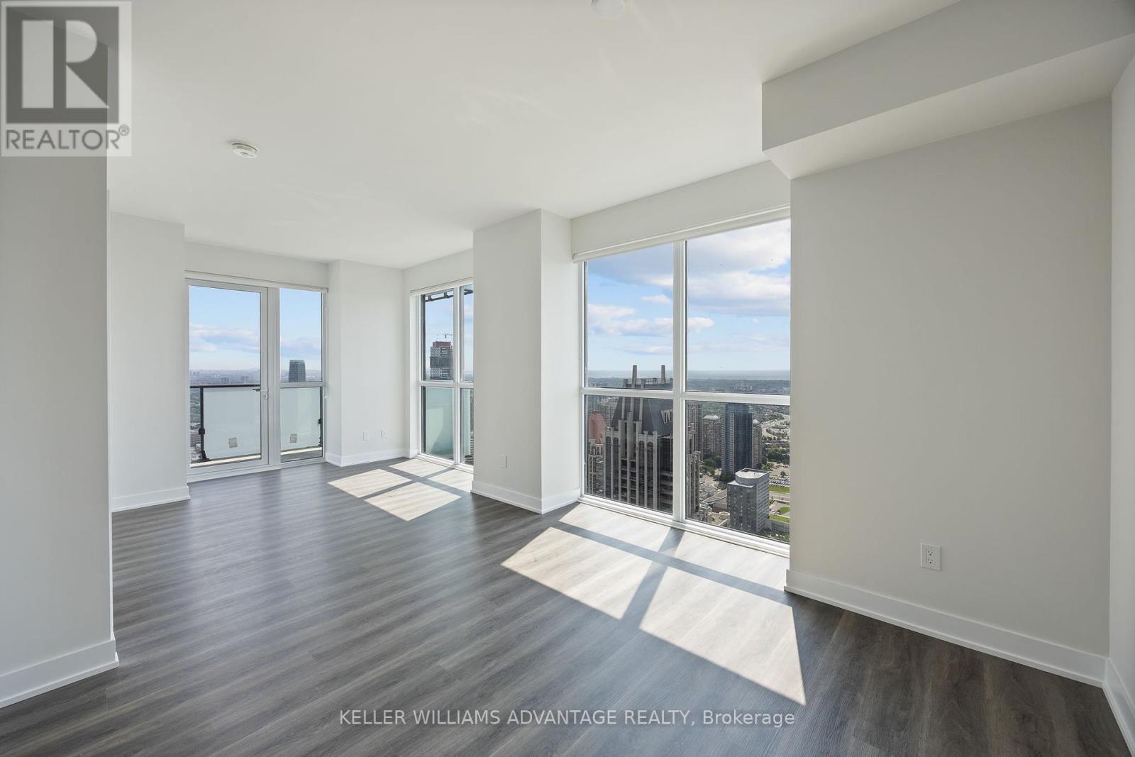 4703 - 430 Square One Drive, Mississauga, Ontario  L5B 0L6 - Photo 3 - W12215822