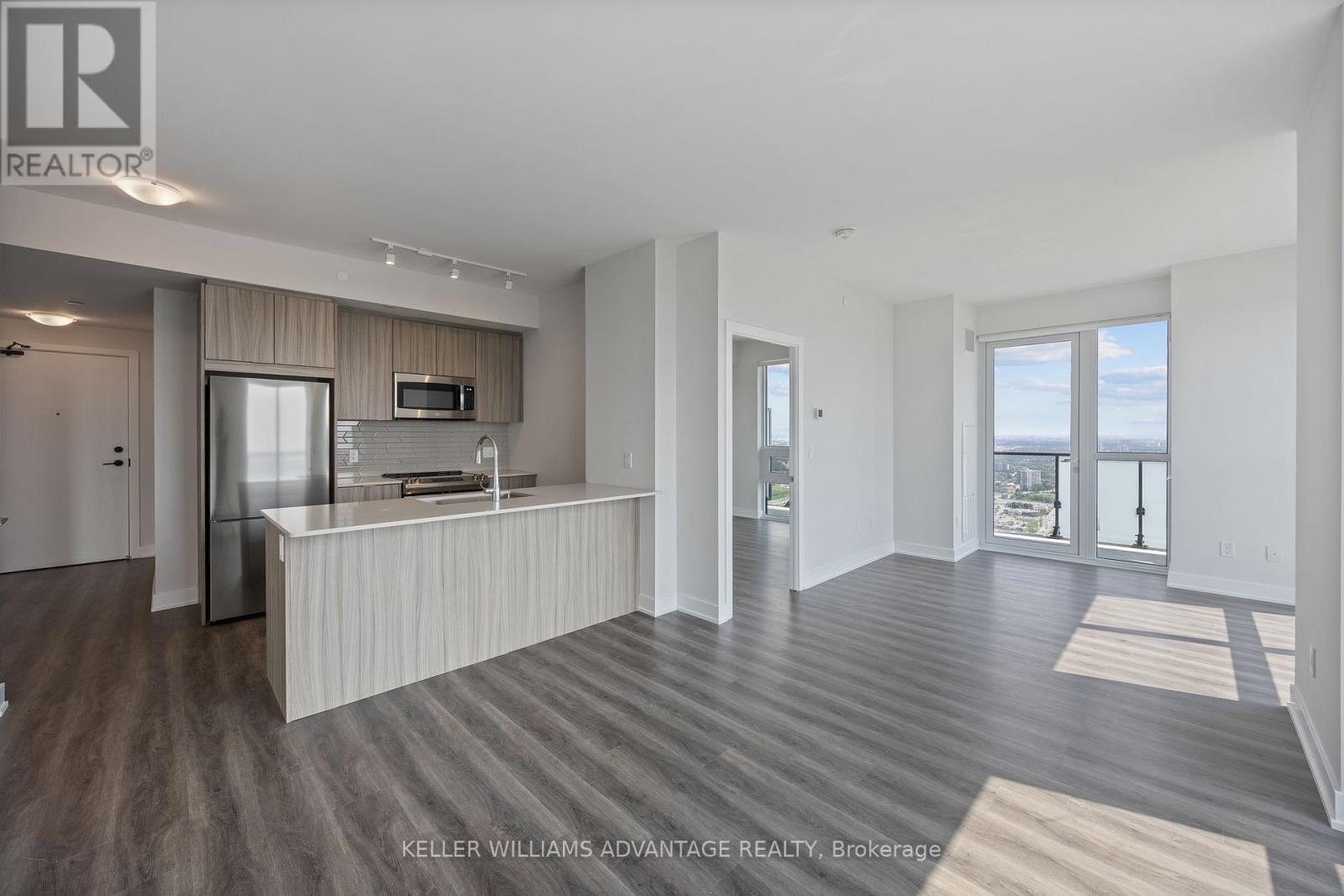 4703 - 430 Square One Drive, Mississauga, Ontario  L5B 0L6 - Photo 4 - W12215822