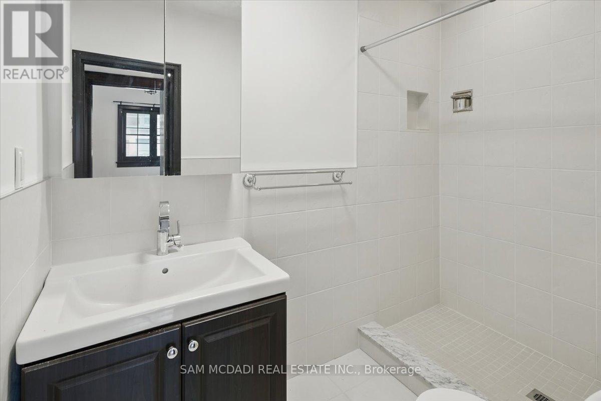 62 Maple Avenue S, Mississauga (Port Credit), Ontario  L5H 2R6 - Photo 15 - W12215840