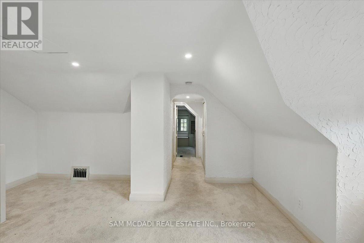 62 Maple Avenue S, Mississauga (Port Credit), Ontario  L5H 2R6 - Photo 20 - W12215840