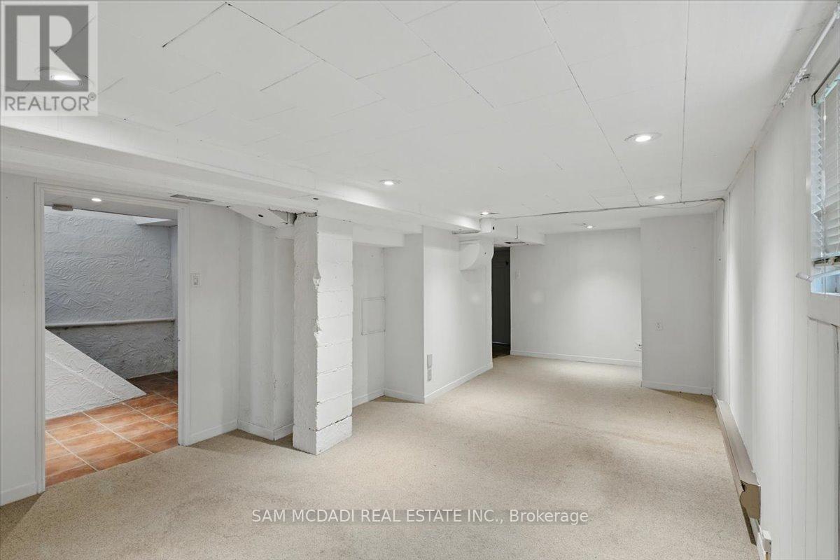 62 Maple Avenue S, Mississauga (Port Credit), Ontario  L5H 2R6 - Photo 30 - W12215840