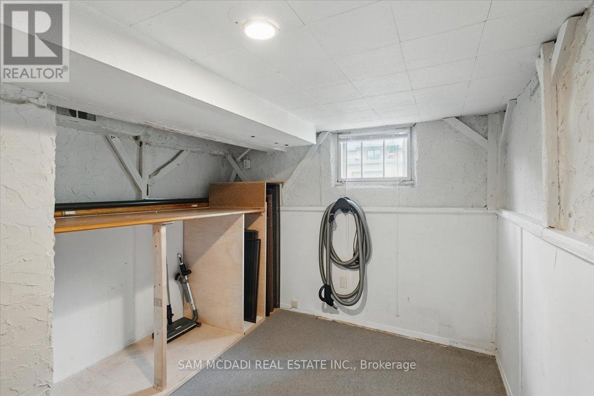 62 Maple Avenue S, Mississauga (Port Credit), Ontario  L5H 2R6 - Photo 33 - W12215840