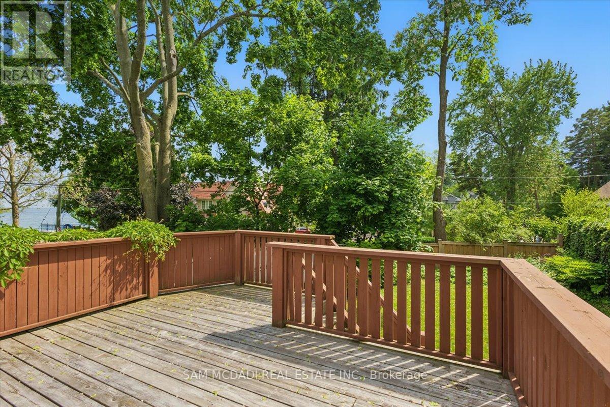 62 Maple Avenue S, Mississauga (Port Credit), Ontario  L5H 2R6 - Photo 38 - W12215840