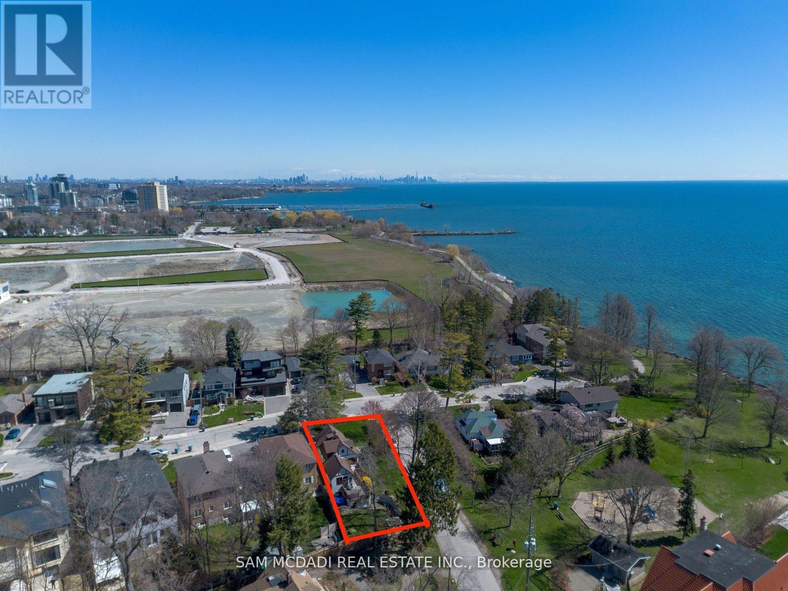 62 Maple Avenue S, Mississauga (Port Credit), Ontario  L5H 2R6 - Photo 41 - W12215840