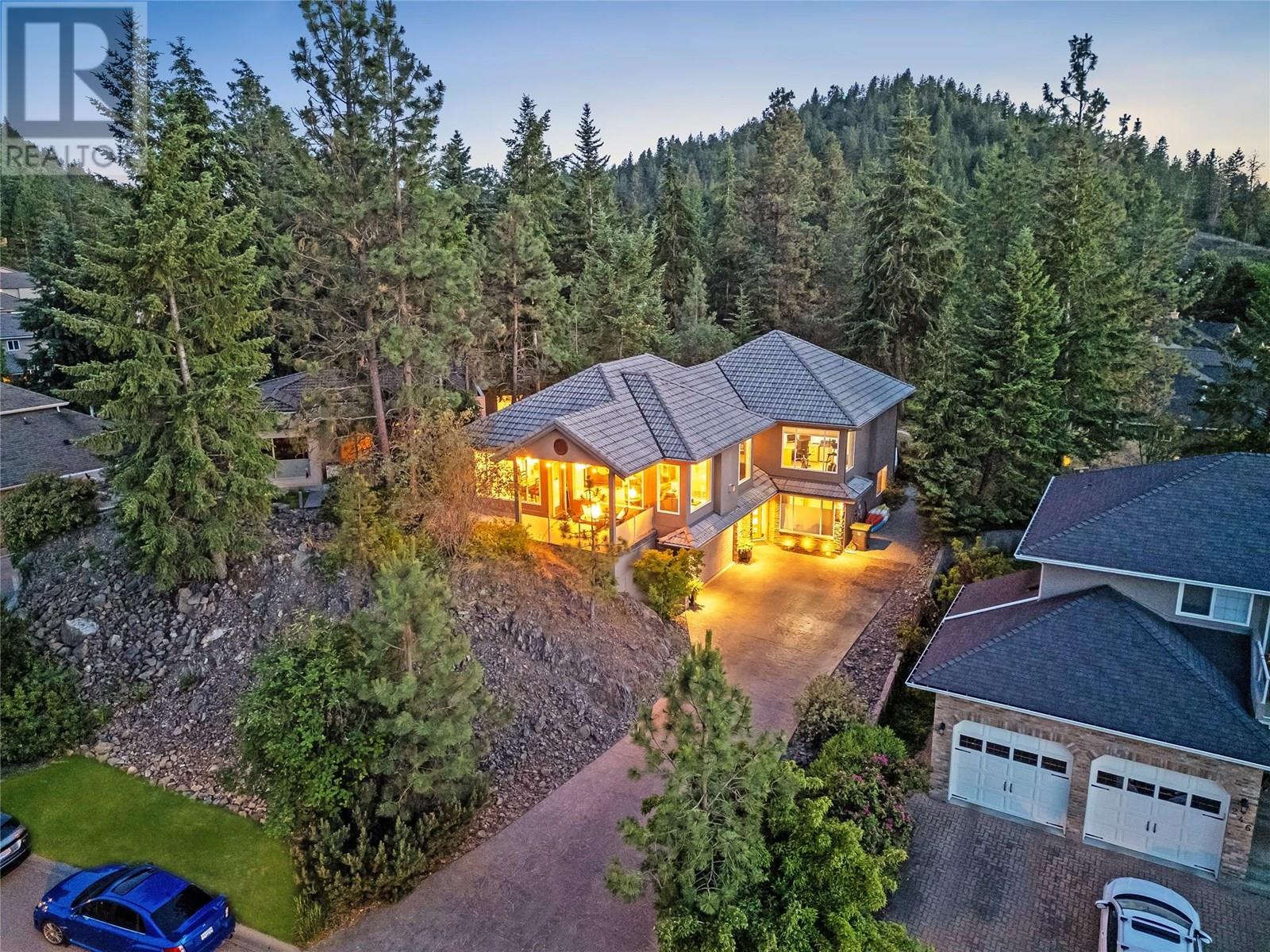 248 Magic Drive, Kelowna, British Columbia  V1V 1N2 - Photo 2 - 10351627