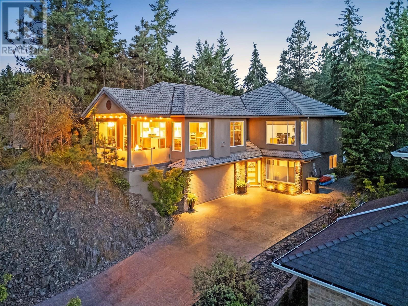 248 Magic Drive, Kelowna, British Columbia  V1V 1N2 - Photo 3 - 10351627