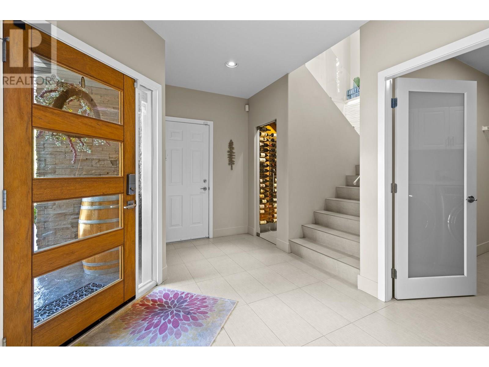 248 Magic Drive, Kelowna, British Columbia  V1V 1N2 - Photo 6 - 10351627