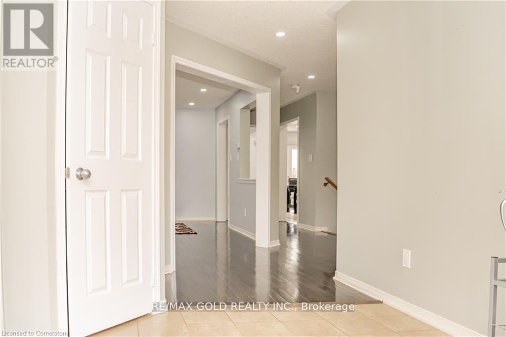 217 Thomas Avenue, Brantford, Ontario  N3S 0E2 - Photo 4 - X12215676