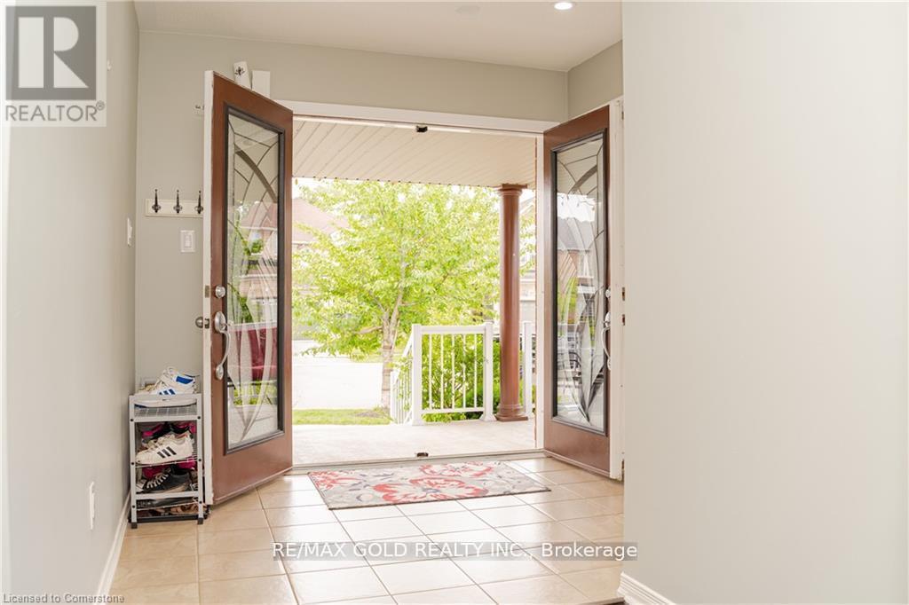 217 Thomas Avenue, Brantford, Ontario  N3S 0E2 - Photo 5 - X12215676